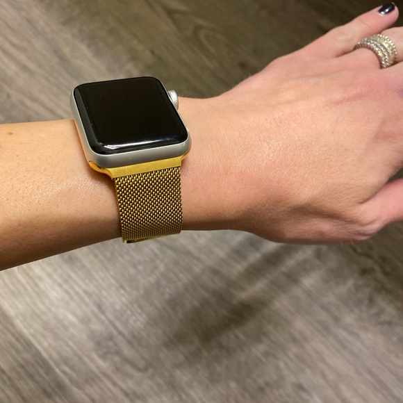 Gold tone chain link Apple Watch band (38mm) - Picture 3 of 3